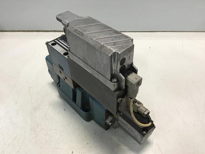 Used BOSCH SERVO Hydraulic Valve 0 811 404 607 USED