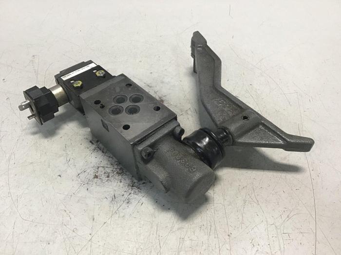 Used PARKER Directional Control Valve D1VMR4HN1075XB038 #143793
