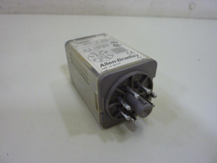 Used ALLEN BRADLEY Relay 700-HA32A1 SER B #59977