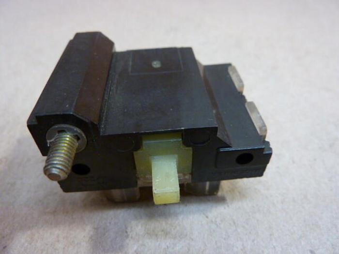 Used GENERAL ELECTRIC / GE Push Button Contact Block CR104P #29972