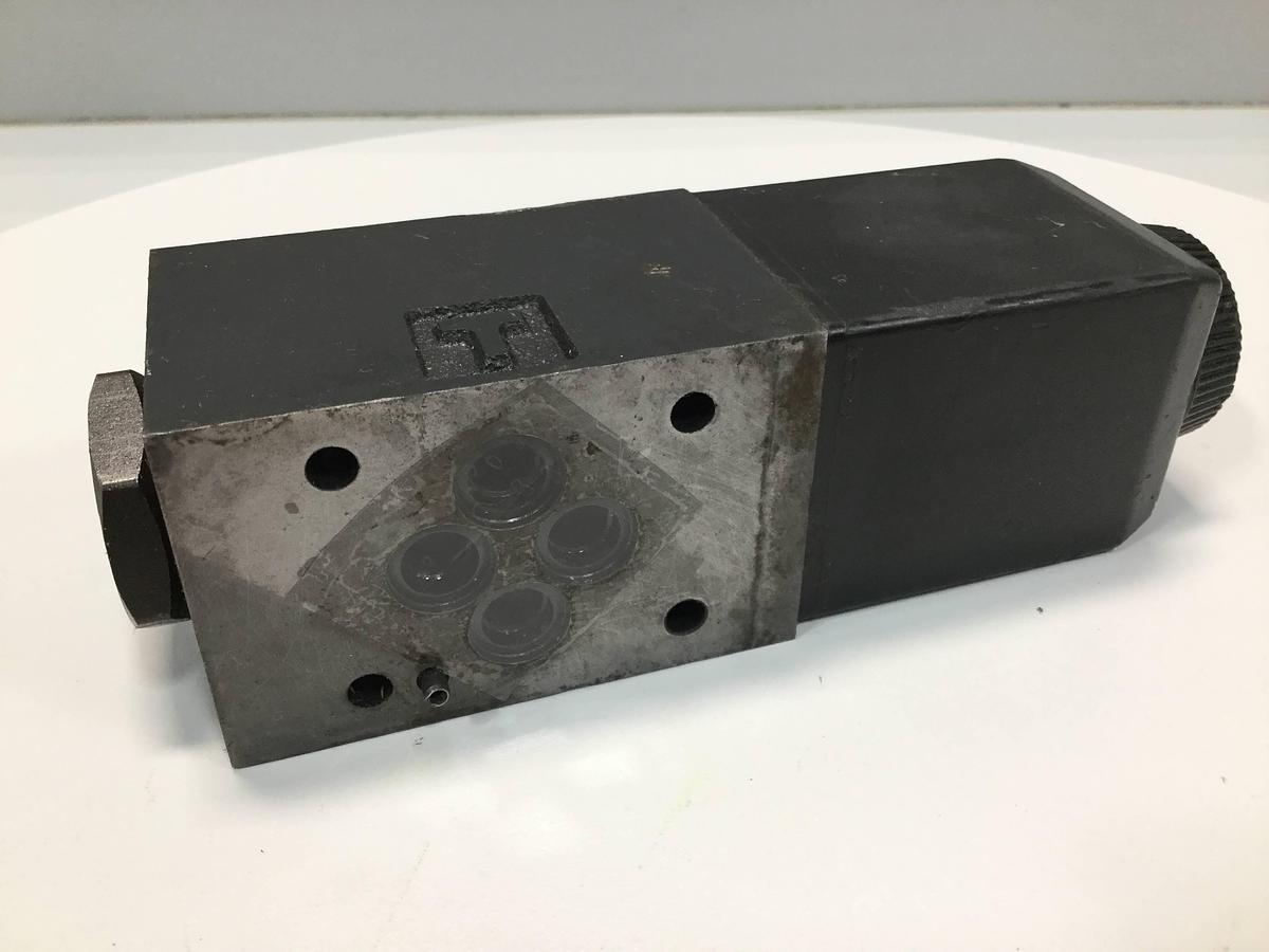 Used VICKERS Valve DG4V-3-2A-M-U-H7-60 Used