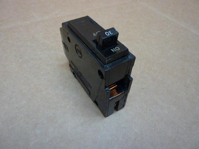 Used GENERAL ELECTRIC / GE 30 Amp Circuit Breaker TQL130 #27711