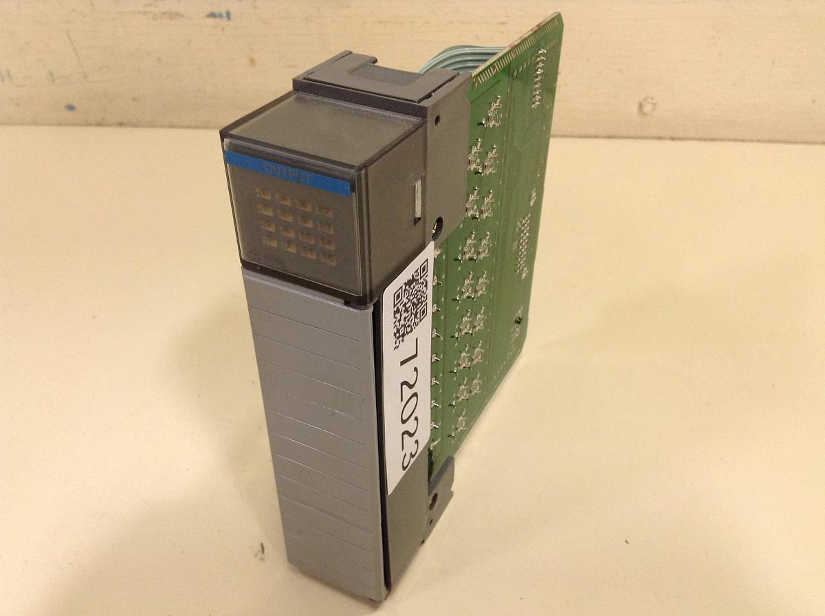 Used ALLEN BRADLEY Output Module 1746-OV16 SER C Used