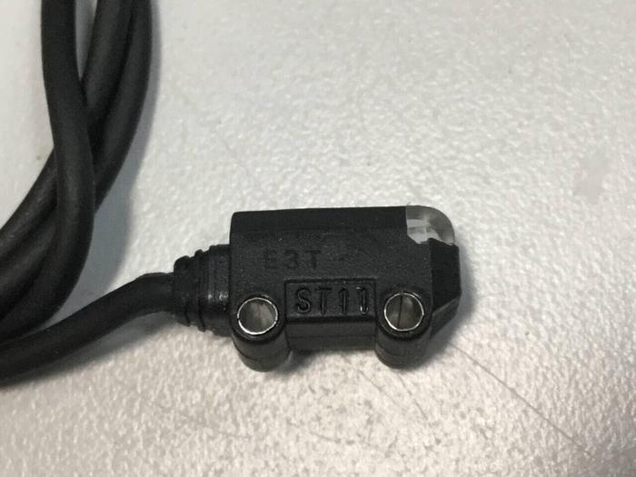 Used OMRON Photoelectric Sensor E3T-ST11 #99436
