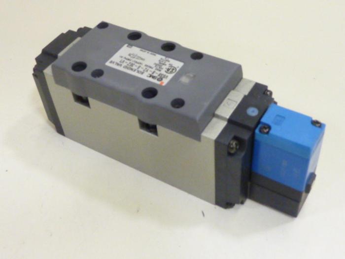 Used SMC Solenoid Valve VSS8-8-YZ-S-3EZ-V1 #66865
