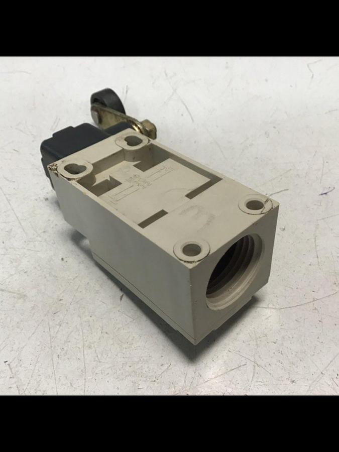 Used OMRON Limit Switch D4D-2120 Used