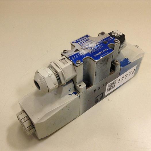 Used VICKERS Directional Control Valve DC4V37CMP7H750 #77772