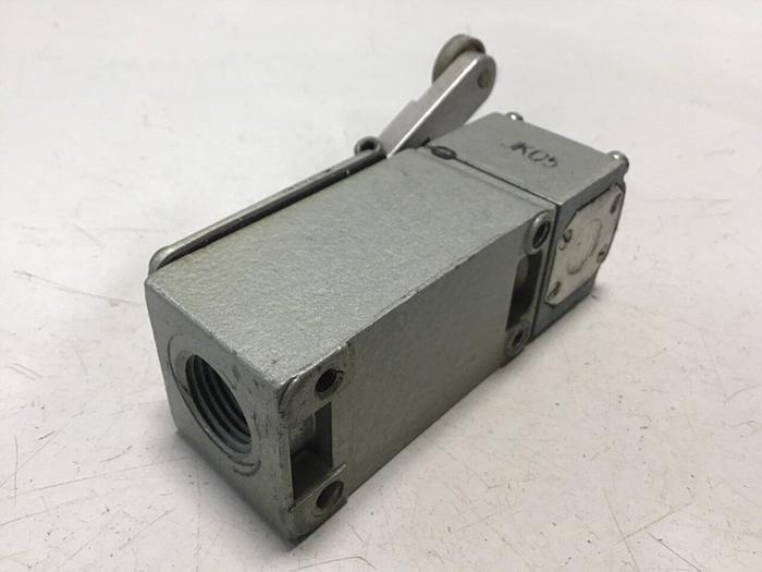 Used TELEMECANIQUE Lox-Switch C2JK05 #121818