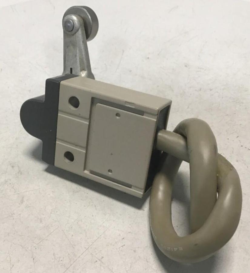 Used OMRON Limit Switch D4C-1620 USED