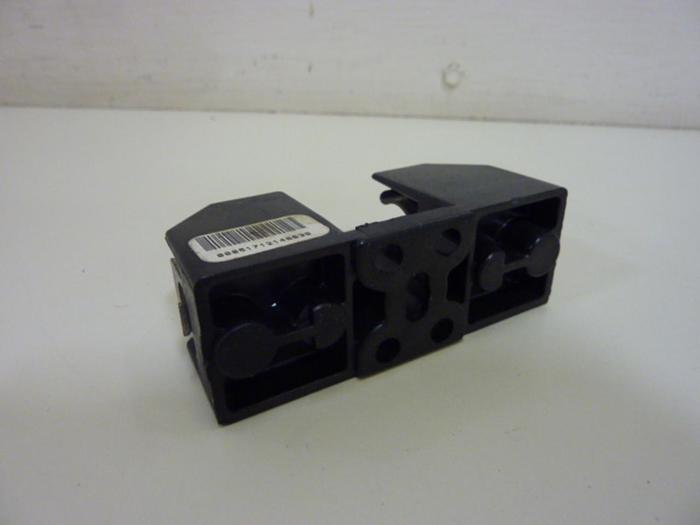 Used BUSSMANN 30 Amp Fuse Block H25030-1C #57107