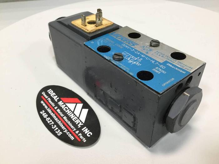 Used VICKERS Solenoid Valve DG4V32AMUHL760 Used