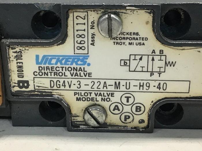 Used VICKERS Pilot Valve DG4V-3-22A-M-U-H9-40 #132044