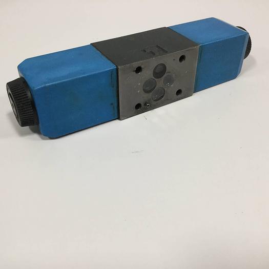 Used VICKERS Valve DG4V3S82CVMUH560 Used