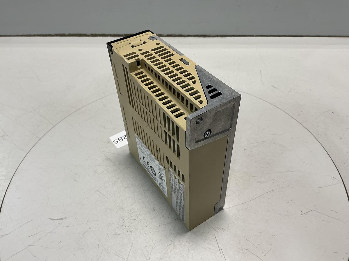 Used YASKAWA SGDS-02A12AY27