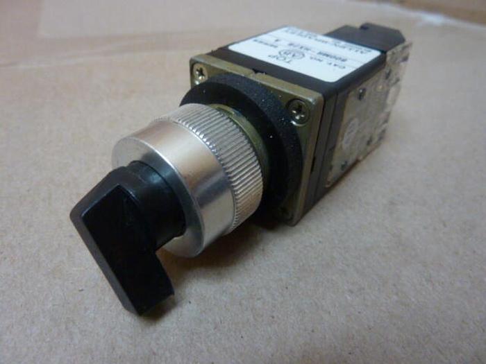 Used ALLEN BRADLEY Selector Switch 800MR-HX2B #30413