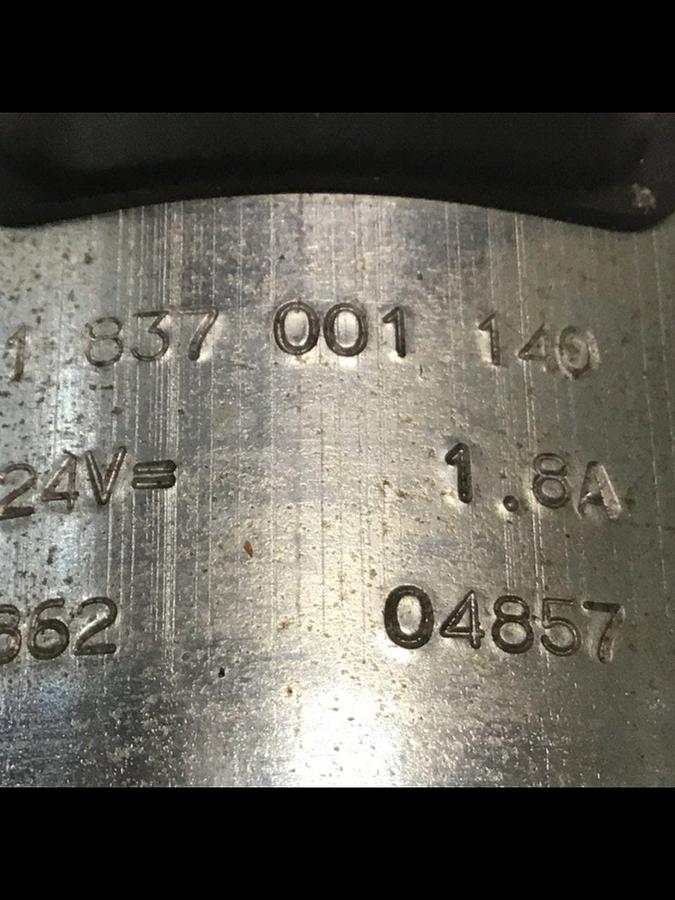 Used BOSCH Hydraulic Valve 0 810 001 830 #137486