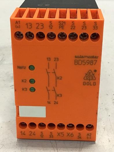 Used E DOLD & SOHNE KG Emergency Stop Module BD5987.02/001 USED #138347