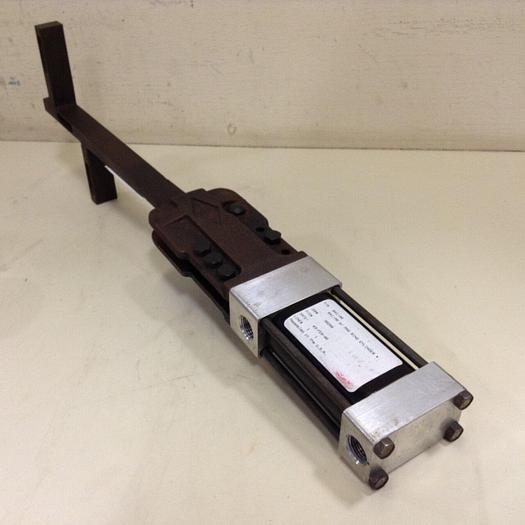 Used DESTACO Tongue Mount Clamp w/ Magnetic Ring 841-MR #85134