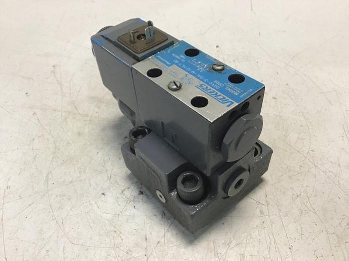 Used VICKERS Valves DG4V-3-2AL-M-U-HL7-60 Used