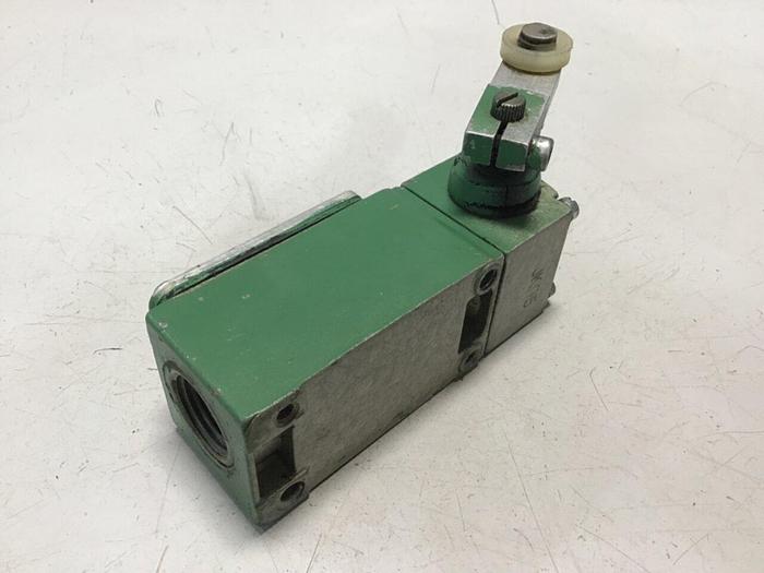 Used TELEMECANIQUE Lox-Switch C2JK05 #121844