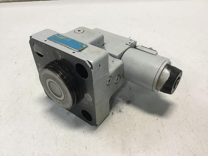 Used VICKERS Valve DG4V-3S-7A-M-U-HL7-60-EN490 Used