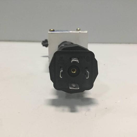 Used TOKIMEC Directional Control Valve DG20S-3-2A-P-20-S18 #95212