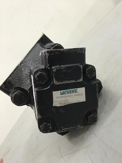 Used VICKERS Hydraulic Pump 3520VSH25A5 Used #144070
