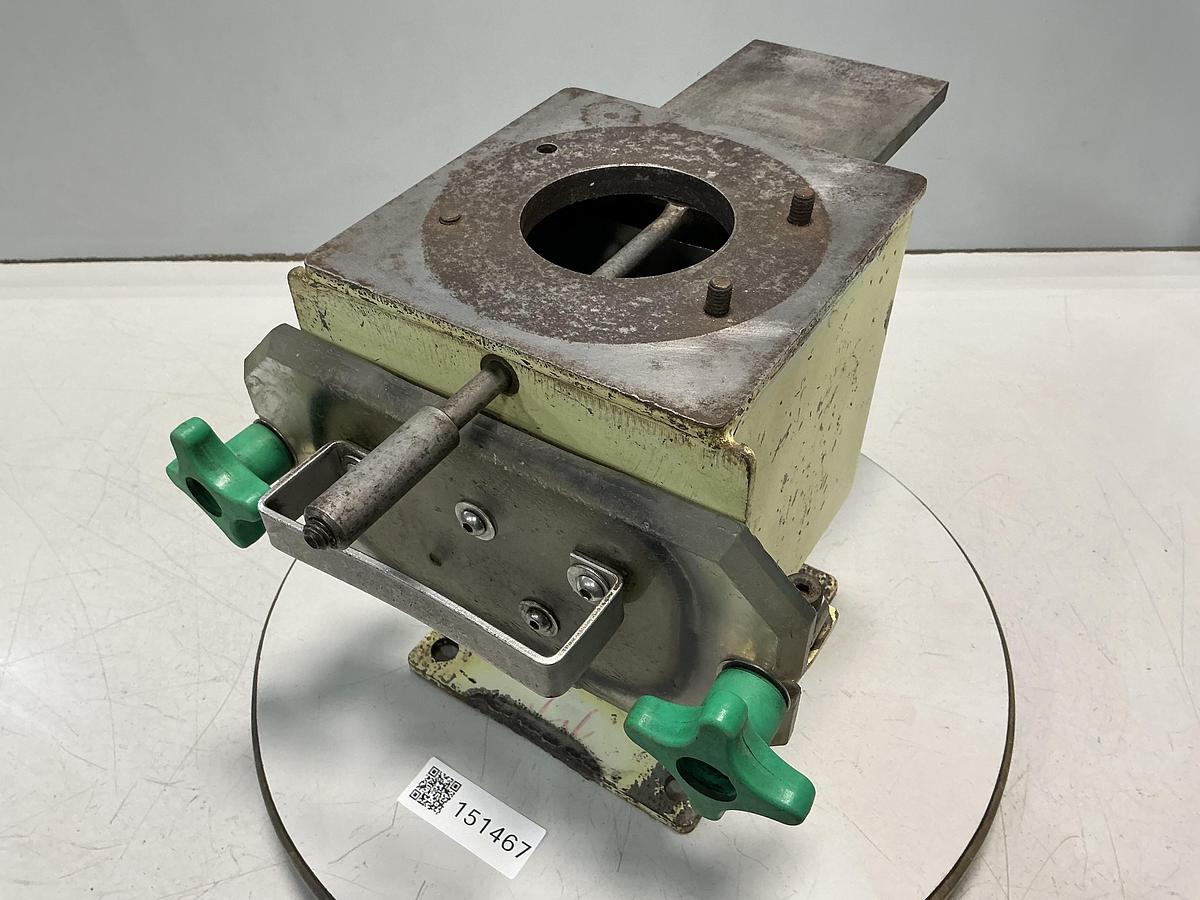 Used METAL FABRICATOR NO MODEL NUMBER / NO TAG