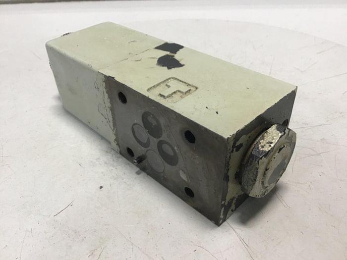 Used VICKERS Valve DG4V-3-6AL-M-U-HL7-60 #137906