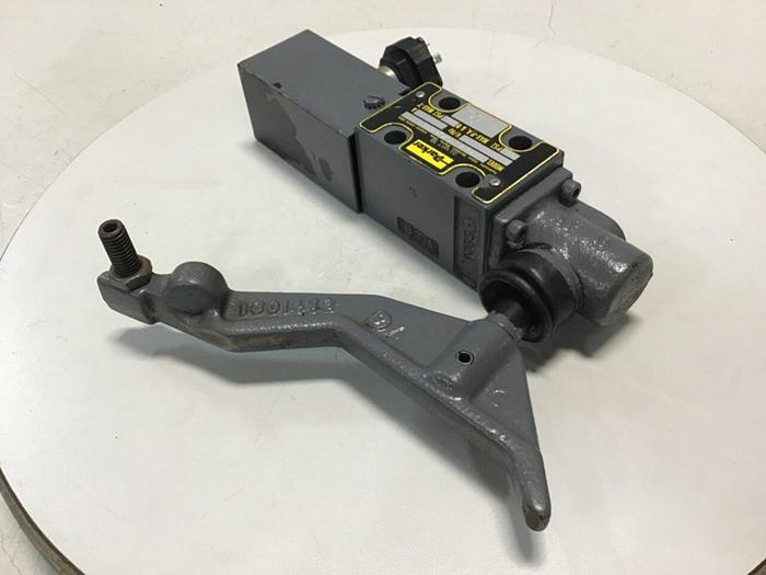 Used PARKER Directional Control Valve D1VMR4HN1075XB038 #145515