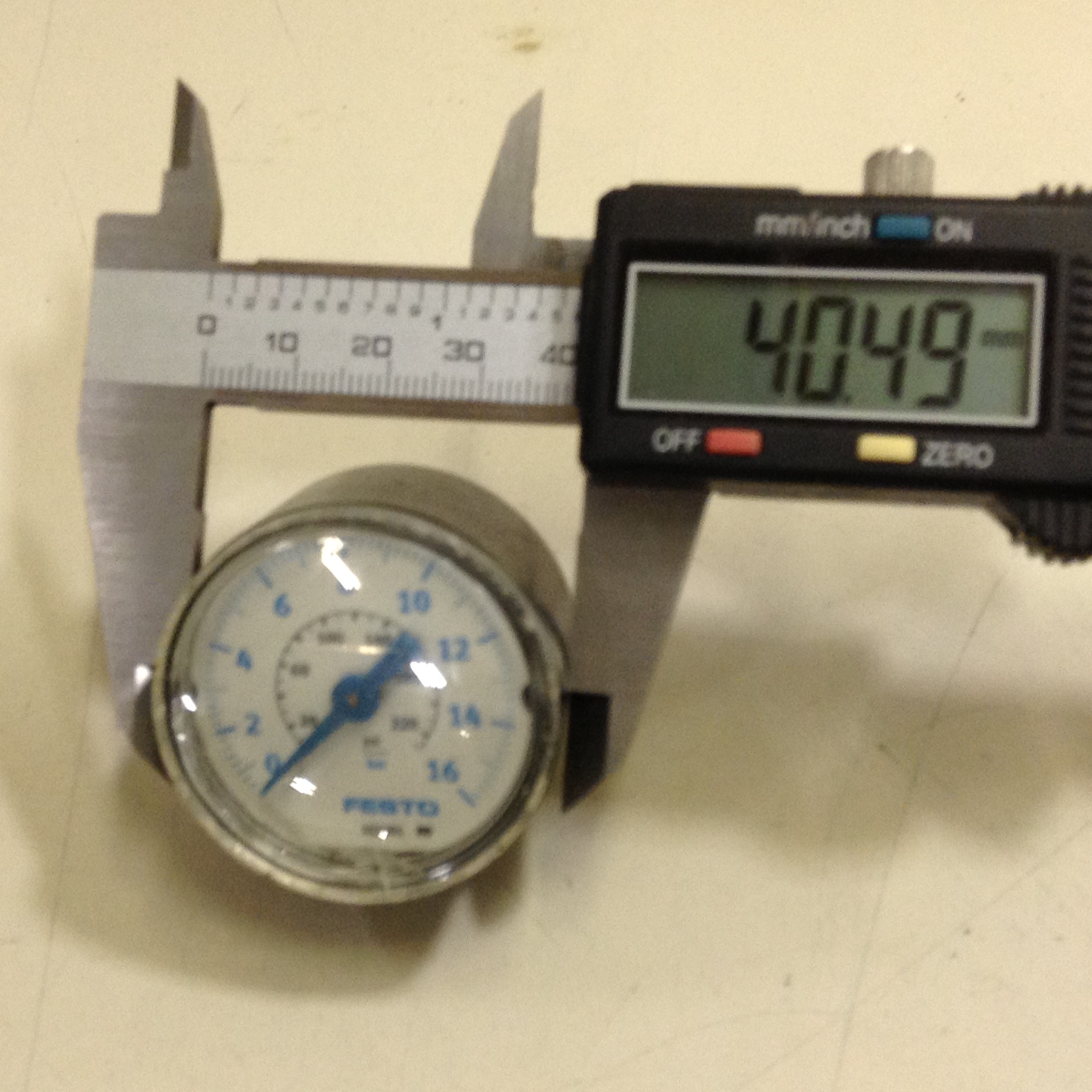 Used FESTO Pressure Gauge 183901 Used