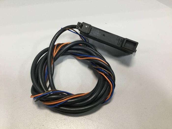 Used OMRON Photoelectric Switch E3X-DA11TW #99428