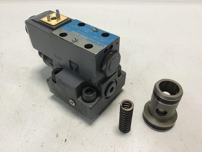 Used VICKERS Valves DG4V-3-2AL-M-U-HL7-60 Used