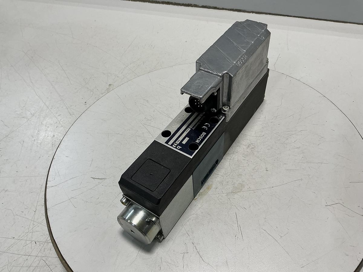 Used BOSCH 0 811 404 143