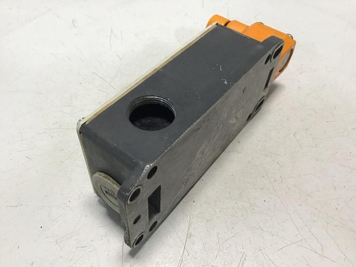 Used SIEMENS Limit Switch 3SE3 404-1G #121610