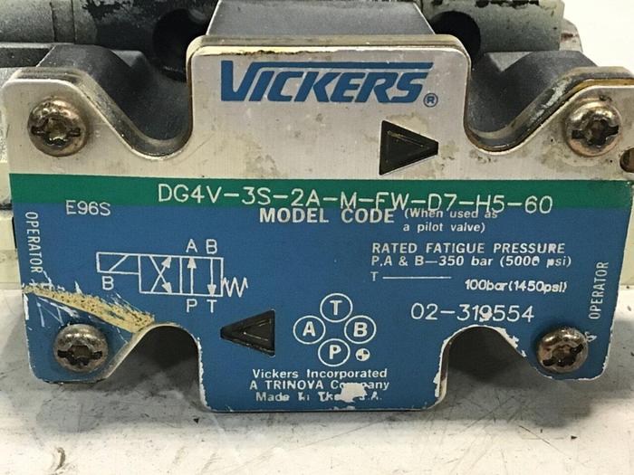 Used VICKERS Valve DG4V-35-2A-M-FW-D7-H5-60 #132320