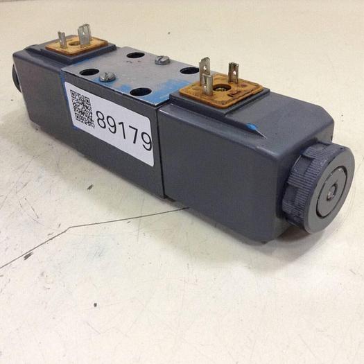 Used VICKERS Directional Valve DG4V-3-6C-M-U-HL7-60 Used