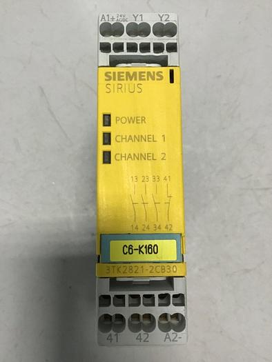 Used SIEMENS Relay Module 3TK2821-2CB30 #138545