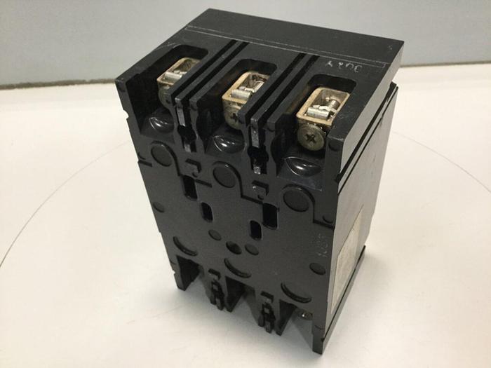 Used GENERAL ELECTRIC / GE 100 Amp Circuit Breaker TED136100 #110627