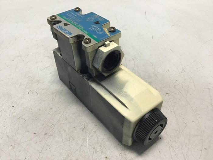 Used VICKERS Valve DG4V-35-2A-M-FW-D7-H5-60 #132320