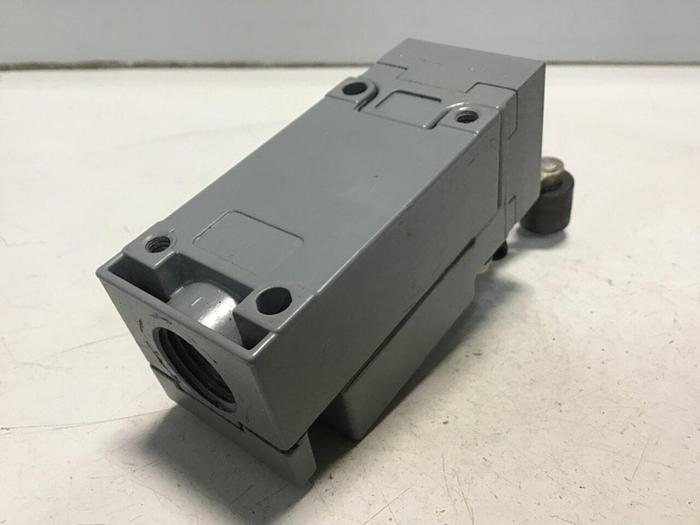 Used SQUARE D Limit Switch 9007-C54B #121701
