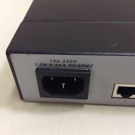 Used XYPLEX Terminal Server 1608A #72082