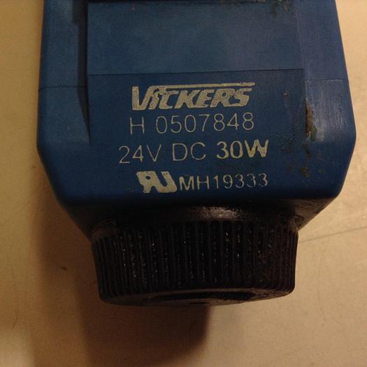 Used VICKERS Solenoid Valve DG4V3S82CVMH560 #87595