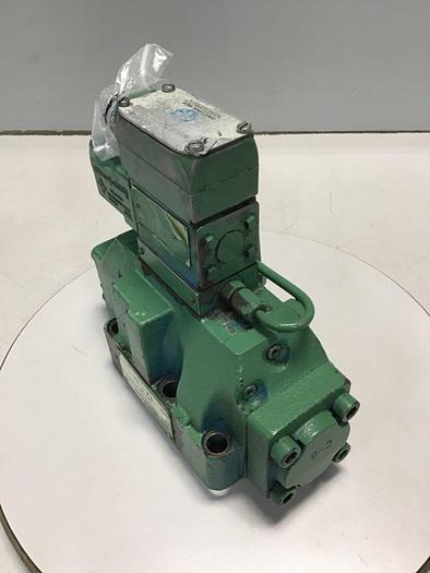 Used SPERRY VICKERS Directional Valve DG4V32AWB12 #144632