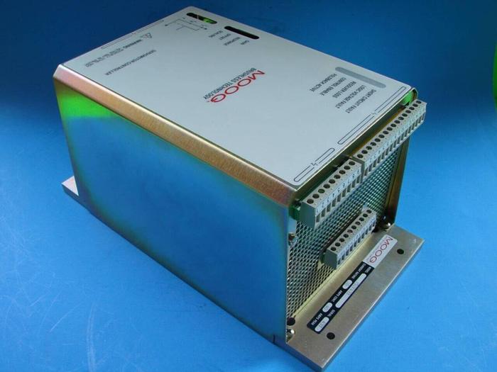 MOOG Servo Motor Controller 152-F-433 Used
