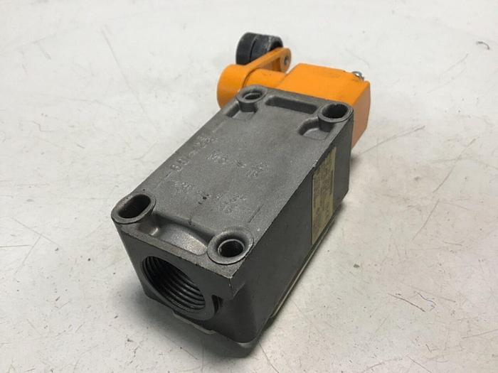 Used SIEMENS Limit Switch3 3SE3 120-1GW-Z #121154