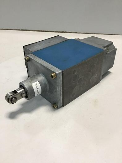 Used MANNESMANN REXROTH Valve 54WMR10X7032/YAW SO103 USED