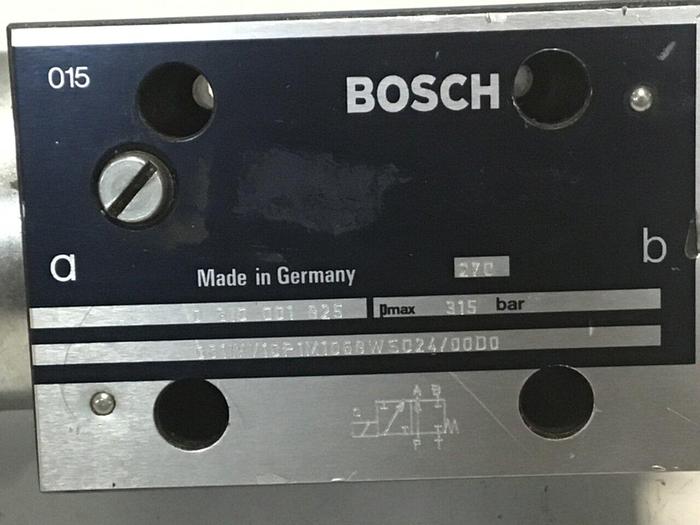 Used BOSCH Hydraulic Valve 0 810 001 825 Used