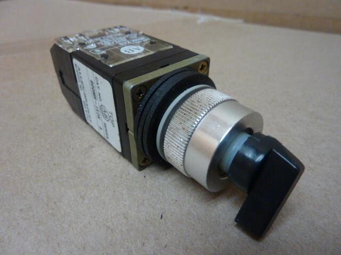Used ALLEN BRADLEY Selector Switch 800MR-JX2K #38170
