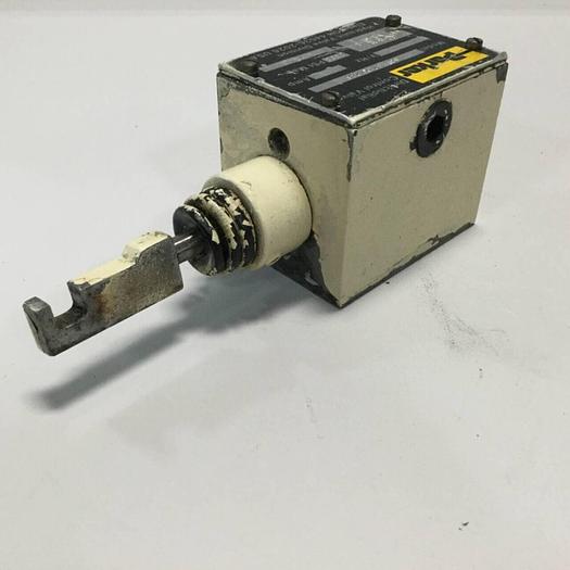 Used PARKER Directional Control Valve D3T1H21X4236 #92337